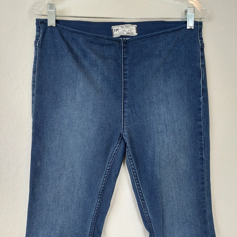 Free People Flare Jeans‎ Size 29